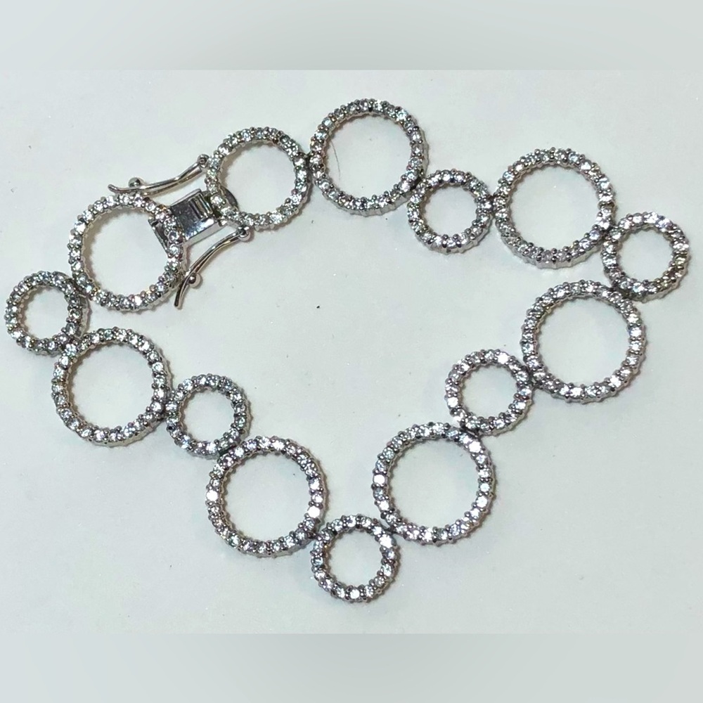 🌹🍃Staggered Circles Exclusive Lia Sophia Silver -Tone Clear CZ Tennis Bracelet